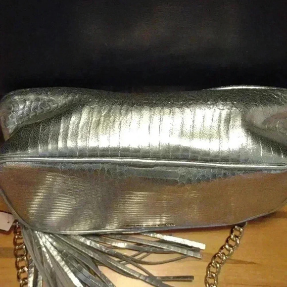 NWT Victoria Secret silver crossbody bag with heavy gold chain strap accent - Picture 6 of 7